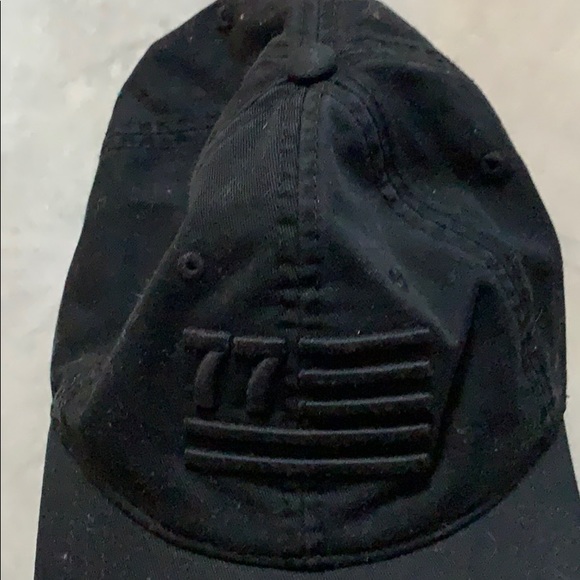 hat - Picture 1 of 1